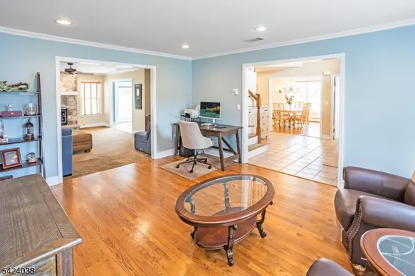 25 Tamarack Dr, Roxbury Twp., NJ 07876