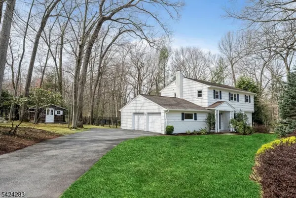 44 Deerfield Ter, Mahwah Twp., NJ 07430