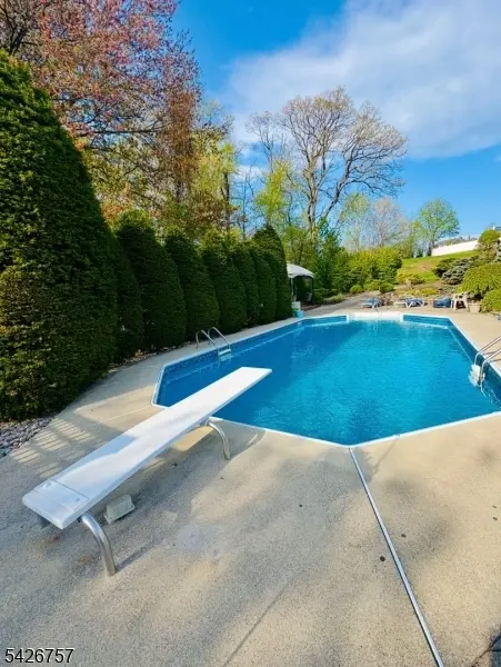 11 Hearthstone Dr, Vernon Twp., NJ 07461