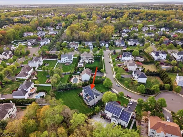 5 Robert Ct, Monroe Twp., NJ 08831