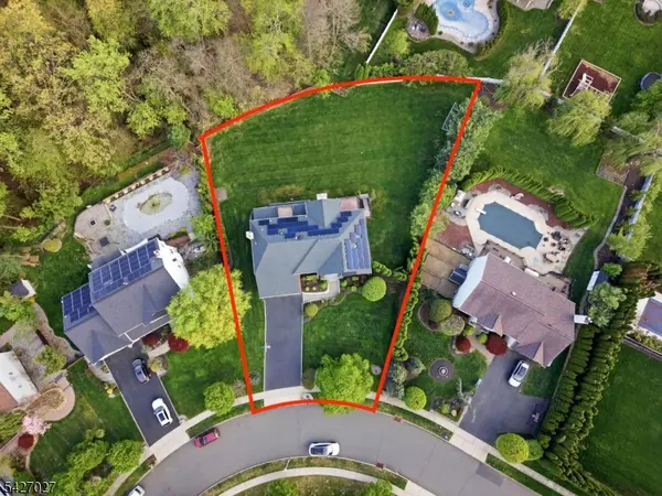 5 Robert Ct, Monroe Twp., NJ 08831