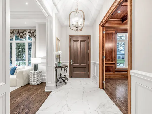 5 Lloydminster CRES, Toronto C14, ON M2M 2R9