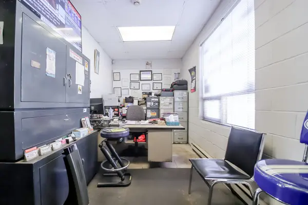 12 Heritage RD #8, Markham, ON L3P 1M4