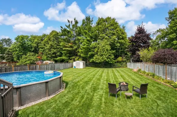 26 Kenwell CRES, Barrie, ON L4N 0A4