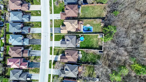 26 Kenwell CRES, Barrie, ON L4N 0A4