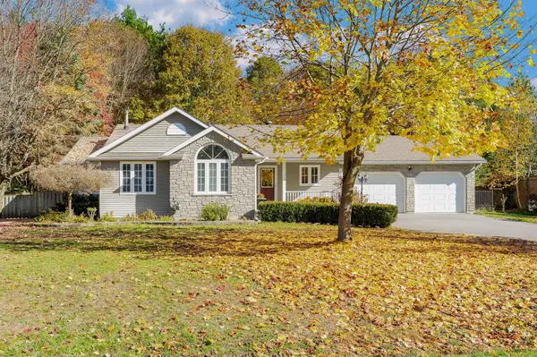 21 Maryjane RD, Tiny, ON L0L 2T0