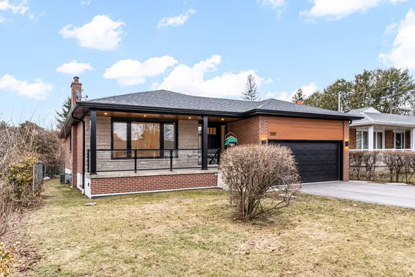 500 Selsey DR, Mississauga, ON L5A 1B9