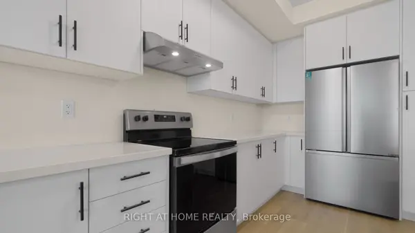 1428 Almonte DR, Burlington, ON L7P 0V8