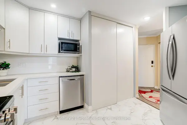 2001 Bonnymede DR #15, Mississauga, ON L5J 4H8