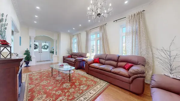 57 Quailvalley DR, Brampton, ON L6R 0N7