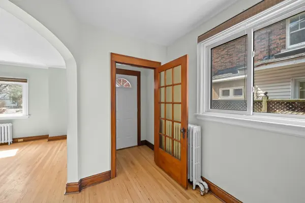 7 Inglewood PL, Dows Lake - Civic Hospital And Area, ON K1Y 4C2