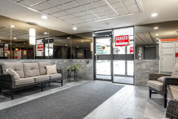 1600 Adelaide ST N #301, London North, ON N5X 3H6