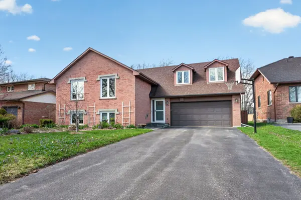 23 Old Oak RD, Kingston, ON K7M 7C3