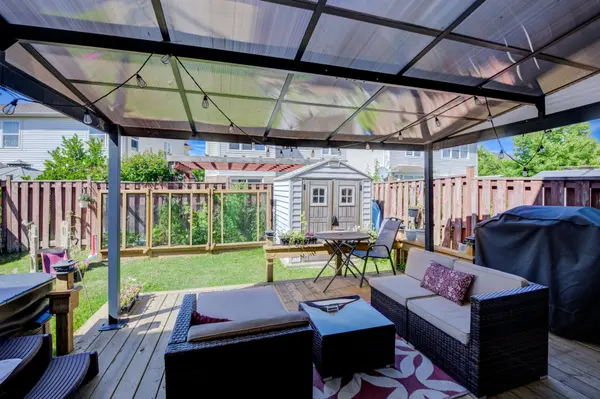 12 Bugdale DR, Cambridge, ON N1T 2K2