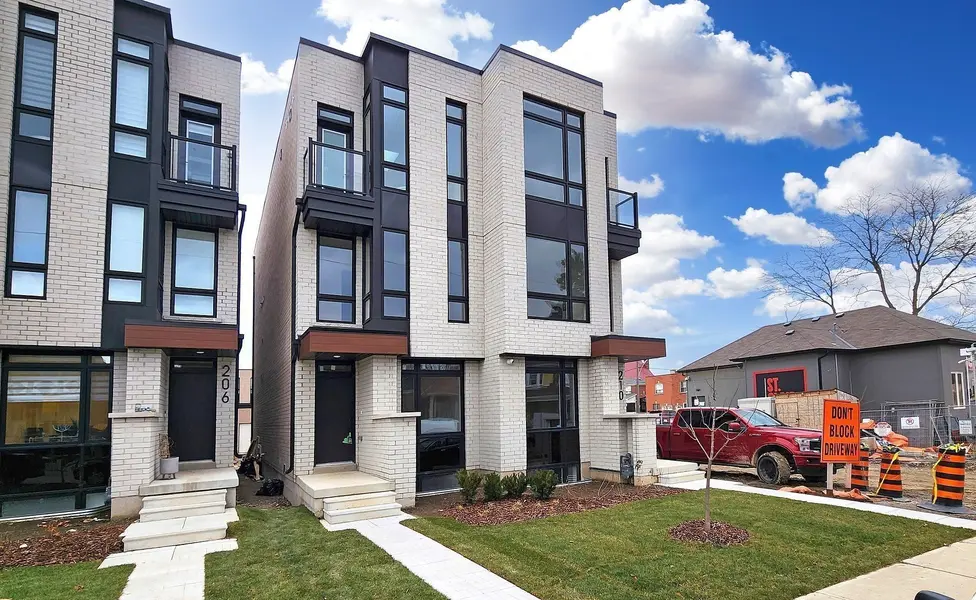 208 McRoberts AVE W #Lower, Toronto W03, ON M6E 4P5