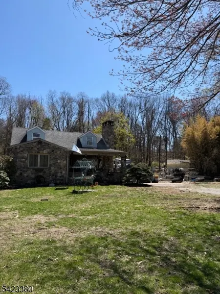 44 Beaver Brook Ln, Denville Twp., NJ 07834