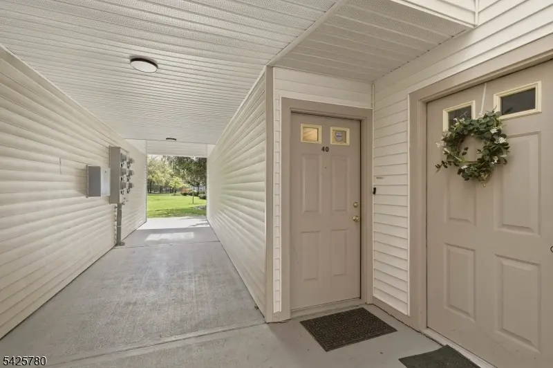 40 Loch Ln, Roxbury Twp., NJ 07852