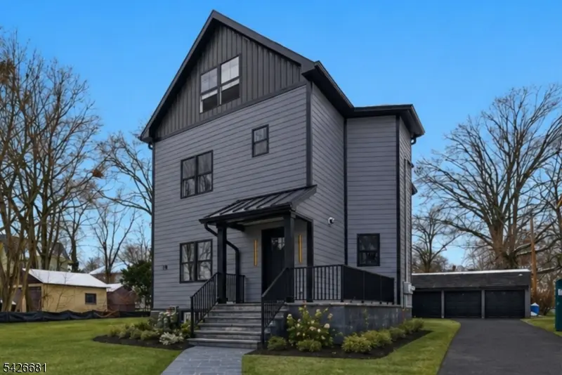 28 1/2 Irving St, Montclair Twp., NJ 07042