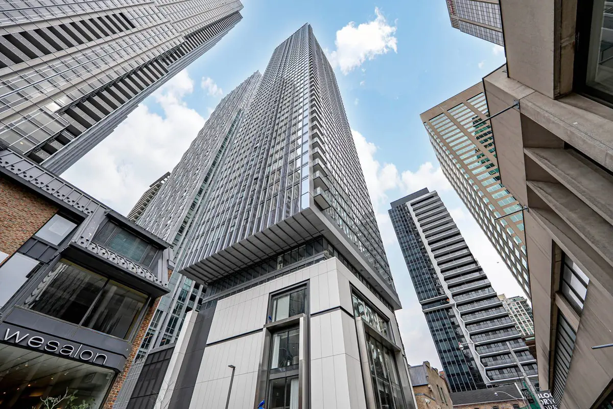 8 Cumberland ST #304, Toronto C02, ON M4W 0B6