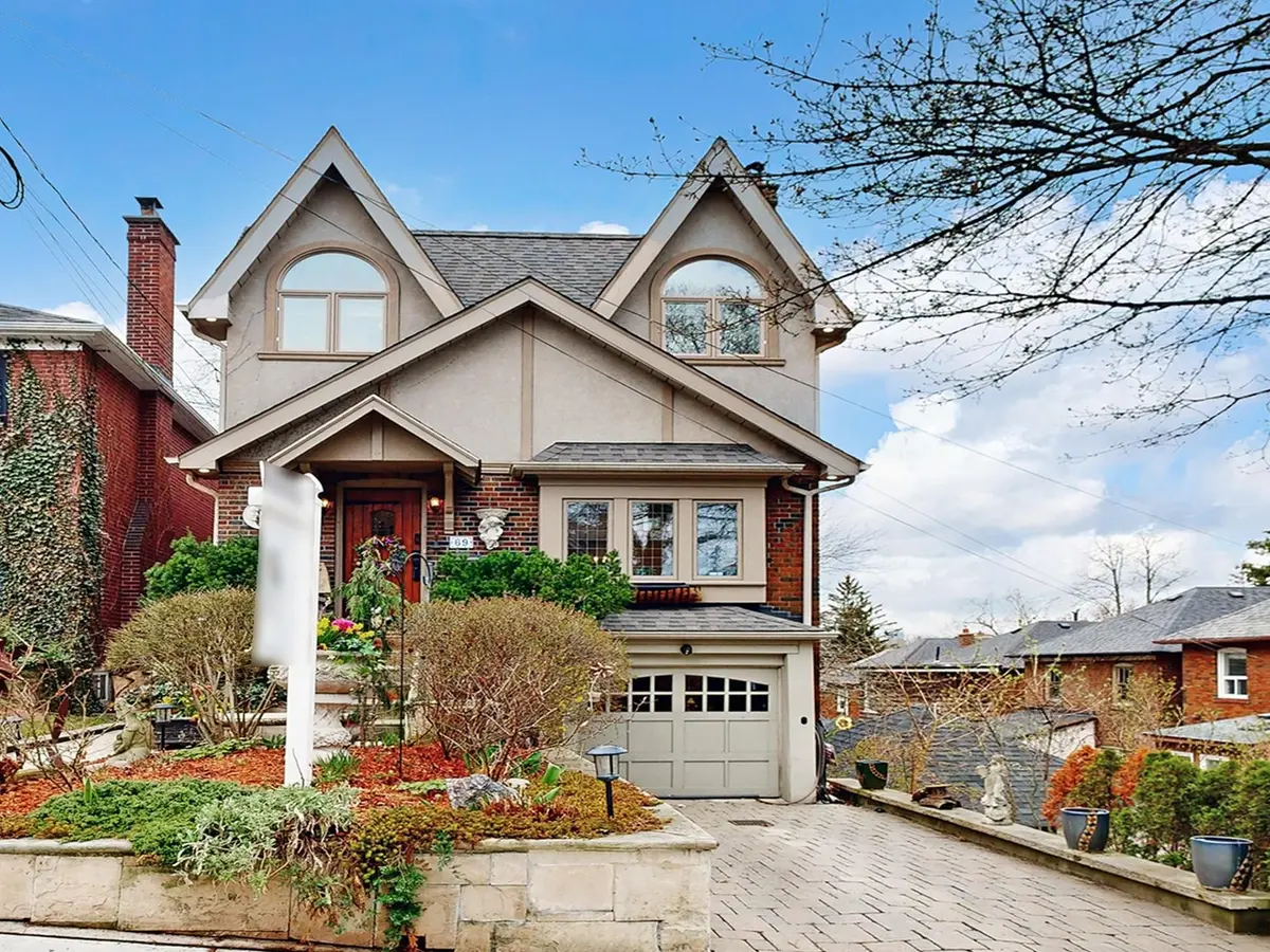 69 Mayfield AVE, Toronto W01, ON M6S 1K4
