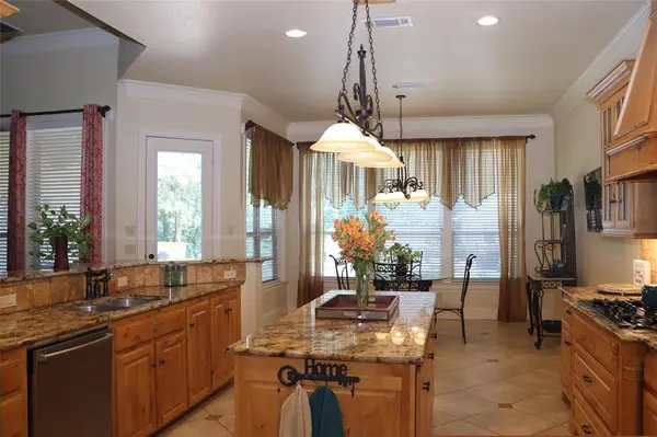 5614 Pleasant Ridge Road, Dallas, TX 75236