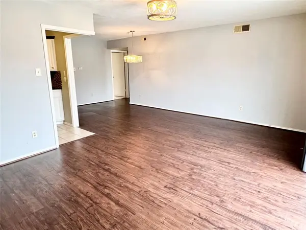 4014 Ridglea Country Club Drive #407, Fort Worth, TX 76126