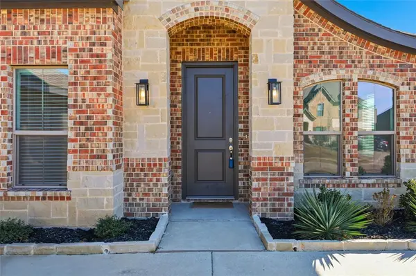 112 Mockingbird Hill, Joshua, TX 76058