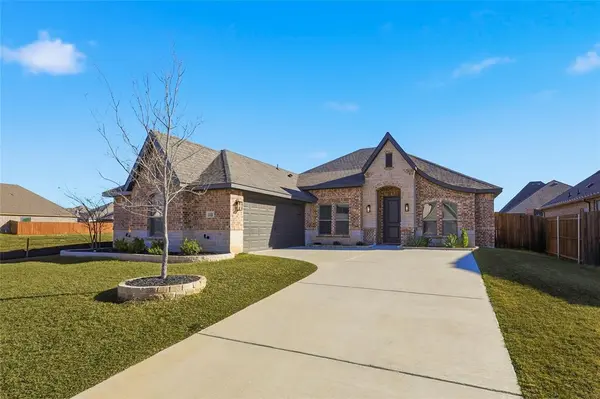 112 Mockingbird Hill, Joshua, TX 76058