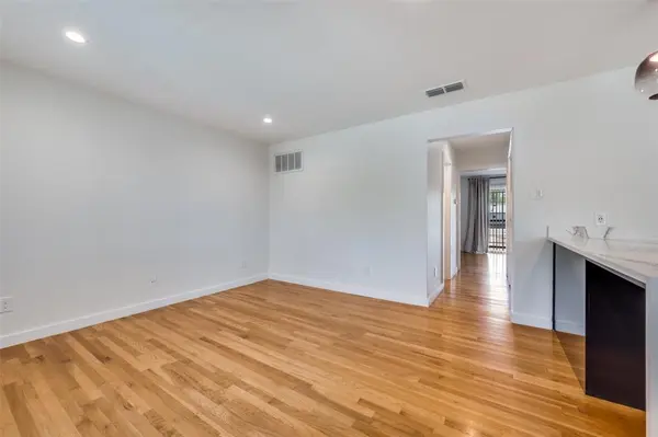 4616 W Lovers Lane #208, Dallas, TX 75209