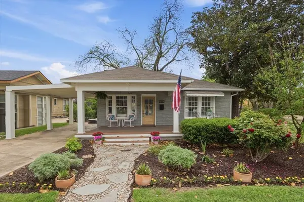 2121 Western Avenue, Fort Worth, TX 76107