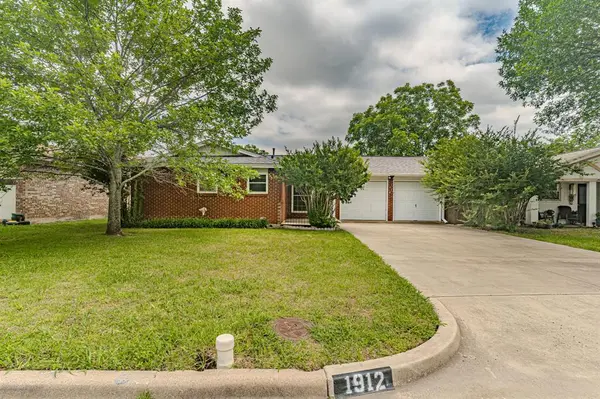 1912 15th Street, Mineral Wells, TX 76067