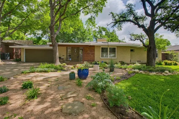 3628 Manderly Place, Fort Worth, TX 76109