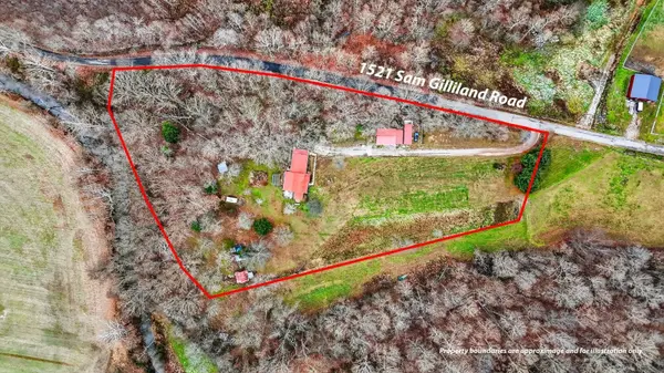 1521 Sam Gilliland Rd, Oak Hill, OH 45656