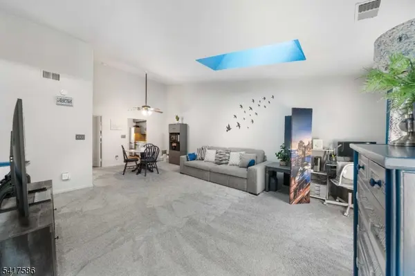 113 Tiffany Blvd, Newark City, NJ 07104