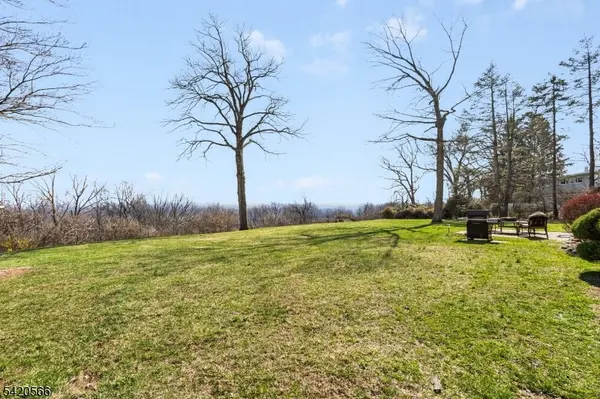 1531 Coles Ave, Mountainside Boro, NJ 07092