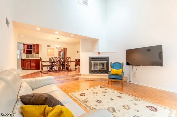 16 Cable Ct, Montville Twp., NJ 07045