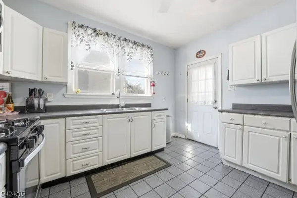 25 Florida Grove Rd, Woodbridge Twp., NJ 08832