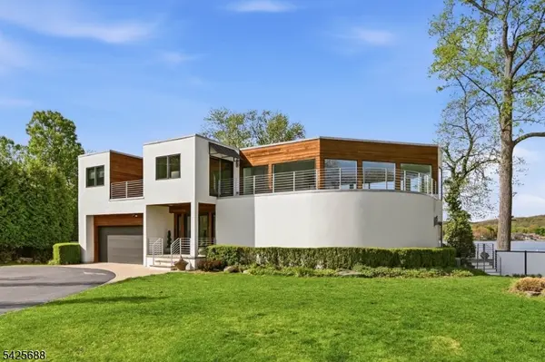 28 Glen Ct, Pompton Lakes Boro, NJ 07442