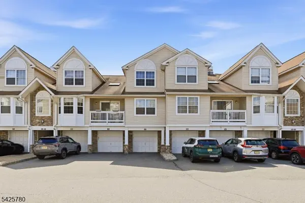 40 Loch Ln, Roxbury Twp., NJ 07852