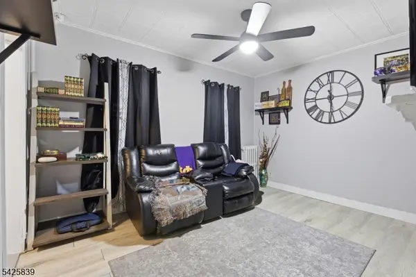 83 Hamilton St, East Orange City, NJ 07017