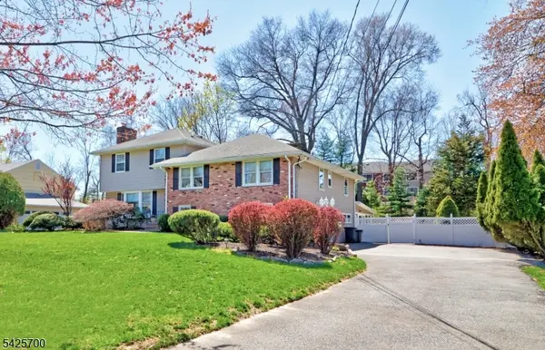 2 Midwood Dr, Florham Park Boro, NJ 07932