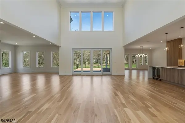 9 Midvale Dr, Warren Twp., NJ 07059