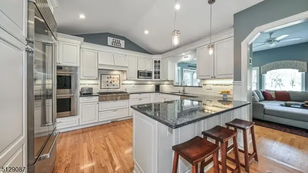 47 Colfax Dr, Pequannock Twp., NJ 07440