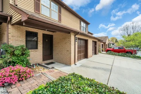 11 Cindy Ct, Lebanon Boro, NJ 08833