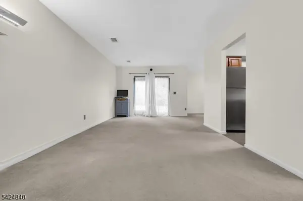 11 Cindy Ct, Lebanon Boro, NJ 08833