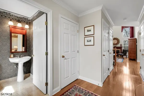 20 Hopkinson Ct, Bernards Twp., NJ 07920