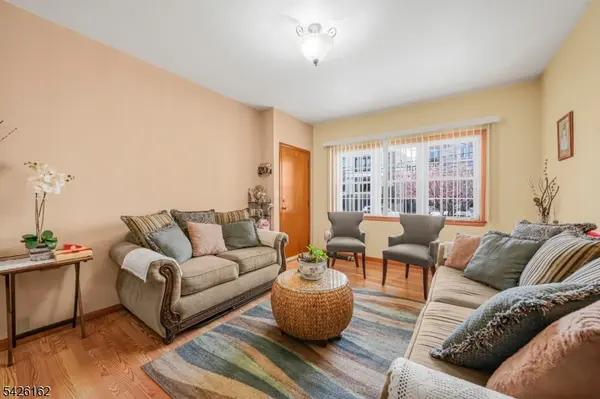 172 Chestnut St, Newark City, NJ 07105