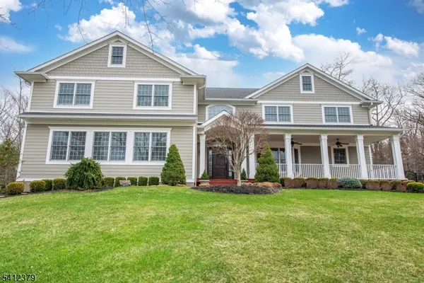 12 Maple Dr, North Caldwell Boro, NJ 07006