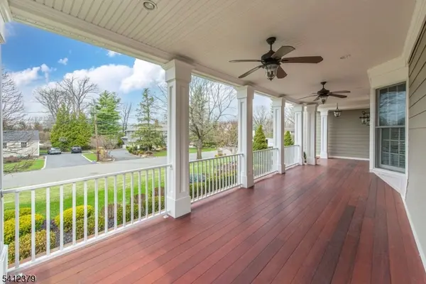 12 Maple Dr, North Caldwell Boro, NJ 07006