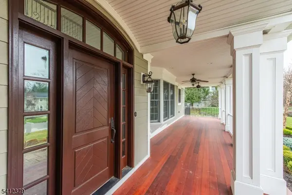 12 Maple Dr, North Caldwell Boro, NJ 07006